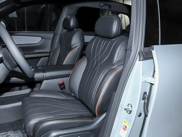 2026 Changan Qiyuan Q07 31.7 kWh, серый, 3480000 рублей - вид 19