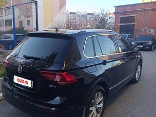 2020 Volkswagen Tiguan II, чёрный, 2820000 рублей, вид 3