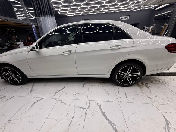 2013 Mercedes-Benz E-Класс 300 IV (W212, S212, C207) Рестайлинг, белый, 2300000 рублей - вид 4