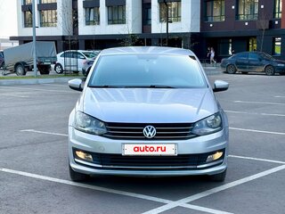 2016 Volkswagen Polo V Рестайлинг, серебристый, 750000 рублей, вид 3