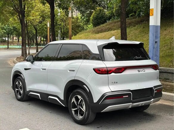 2025 BYD Yuan Up 45.12 kWh, серебристый, 1650000 рублей - вид 5