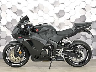 2025 Honda CBR 600RR, чёрный, 1577000 рублей, вид 4