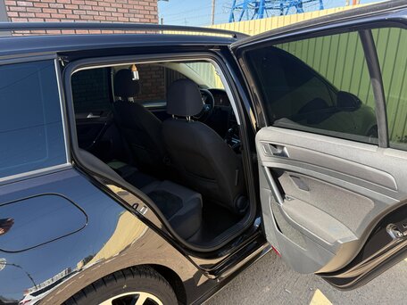 2019 Volkswagen Golf VII Рестайлинг, чёрный, 2350000 рублей, вид 4
