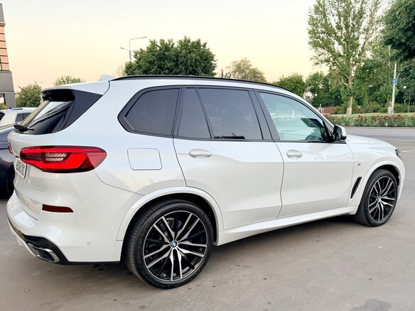 2019 BMW X5 40i IV (G05/G18), белый, 6999000 рублей - вид 15