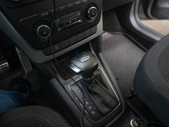 2012 Skoda Yeti I, серый - вид 19