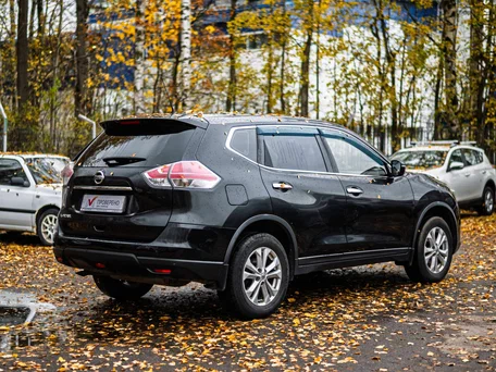 2015 Nissan X-Trail III, чёрный, 1377000 рублей, вид 2
