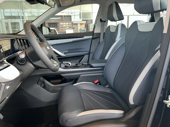 2026 Geely Atlas II, чёрный, 3449990 рублей - вид 5