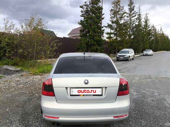 2011 Skoda Octavia II (A5) Рестайлинг, серебристый, 800000 рублей - вид 3