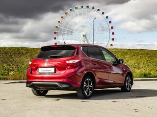 2015 Nissan Tiida II, красный, 1000000 рублей, вид 2