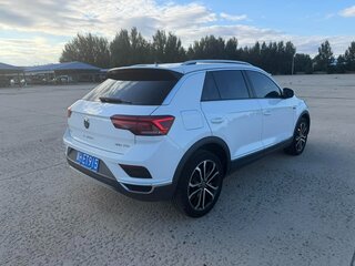 2023 Volkswagen T-Roc I Рестайлинг, белый, 1745005 рублей, вид 2