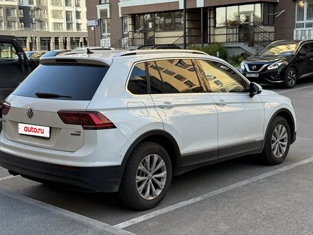 2017 Volkswagen Tiguan II, белый, 2800000 рублей, вид 4