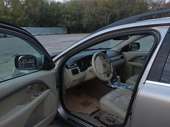 2012 Volvo XC70 II, бежевый, 1600000 рублей - вид 10