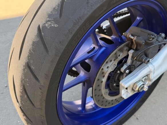 2023 Yamaha MT-09 (FZ-09), серый, 1269000 рублей - вид 4