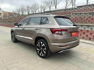 2022 Skoda Karoq I, коричневый, 1890000 рублей, вид 5