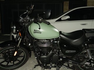 2025 Royal Enfield Meteor, зелёный, 450000 рублей, вид 3