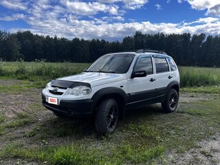 2019 Chevrolet Niva I Рестайлинг, белый, 900000 рублей, вид 2