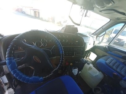 2002 Peterbilt 387, белый, 1700000 рублей - вид 9