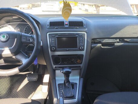 2011 Skoda Octavia II (A5) Рестайлинг, чёрный, 450000 рублей, вид 4