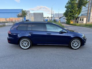 2020 Volkswagen Golf VII Рестайлинг, синий, 1650000 рублей, вид 5