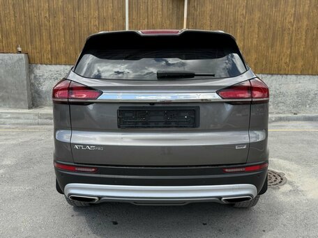 2022 Geely Atlas Pro, серый, 1700000 рублей, вид 5