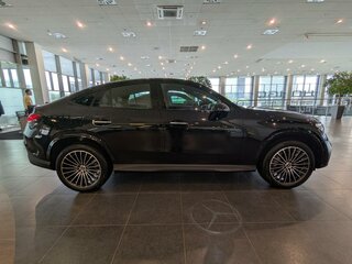 2025 Mercedes-Benz GLC Coupe 300 II (C254), чёрный, 8400000 рублей, вид 4