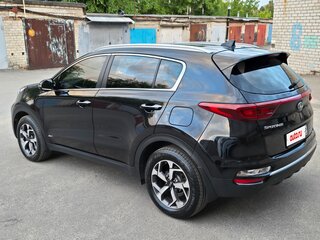 2018 Kia Sportage IV Рестайлинг, чёрный, 2430000 рублей, вид 4
