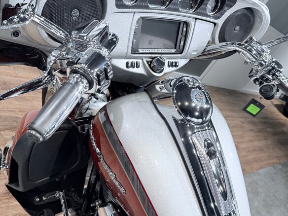 2014 Harley-Davidson CVO Limited, белый, 1699000 рублей - вид 16