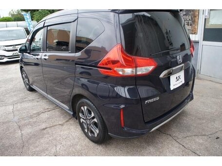 2023 Honda Freed II Рестайлинг, чёрный, 1470000 рублей, вид 2