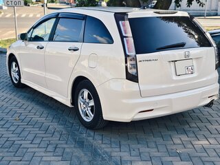 2010 Honda Stream II Рестайлинг, белый, 1249000 рублей, вид 5