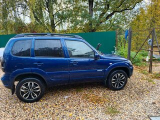 2018 Chevrolet Niva I Рестайлинг, синий, 850000 рублей, вид 2