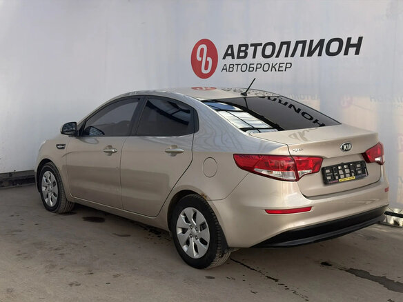 2015 Kia Rio III Рестайлинг, бежевый, 622050 рублей - вид 1