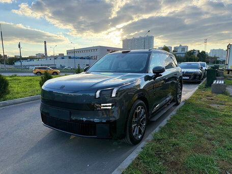 2026 Lynk & Co 900, серебристый, 7450000 рублей, вид 2