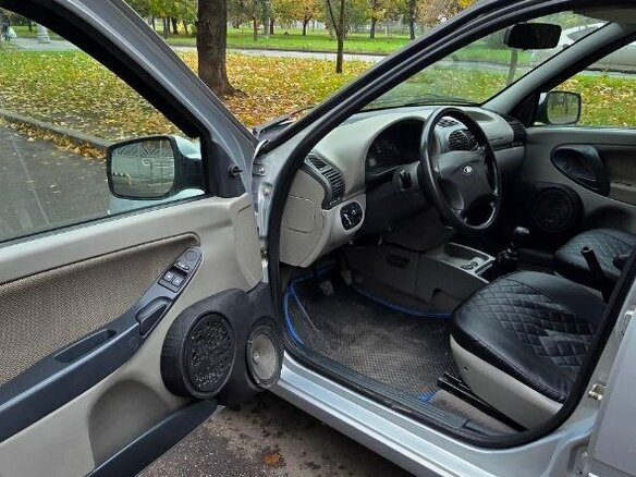 2010 Lada (ВАЗ) Kalina I, серебристый, 220000 рублей - вид 13
