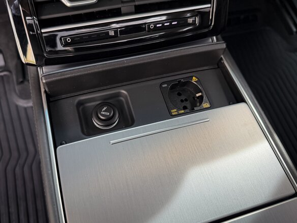 2018 Audi A8 Long 55 TFSI IV (D5), чёрный, 3750000 рублей - вид 24