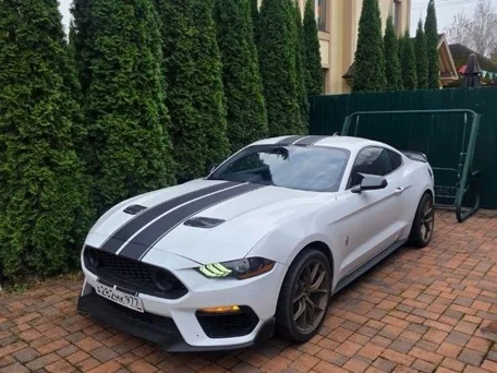 2021 Ford Mustang VI Рестайлинг, белый, 3500000 рублей, вид 2