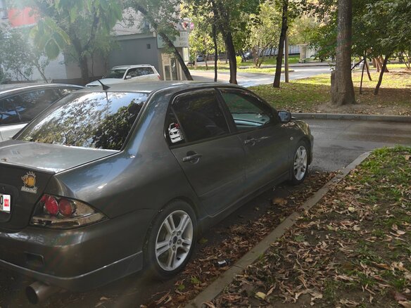 2006 Mitsubishi Lancer IX Рестайлинг, серый, 500000 рублей - вид 2