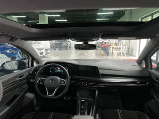 2023 Volkswagen Golf VIII, белый, 2040000 рублей, вид 5