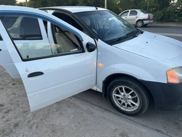 2007 Renault Logan I, белый, 280000 рублей - вид 3