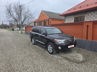 2013 Toyota Land Cruiser 200 Series Рестайлинг 1, чёрный, 3800000 рублей, вид 3