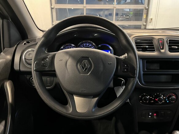 2015 Renault Sandero Stepway II, серебристый, 860000 рублей - вид 9