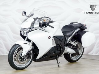 2010 Honda VFR 1200, белый, 810000 рублей, вид 3