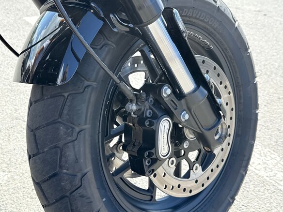 2023 Harley-Davidson Fat Bob, оранжевый, 1870000 рублей - вид 9