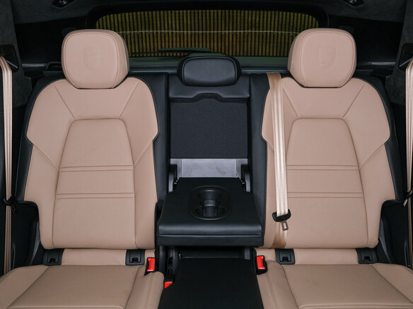2026 Porsche Cayenne GTS Coupé III Рестайлинг, серый, 25955186 рублей - вид 12
