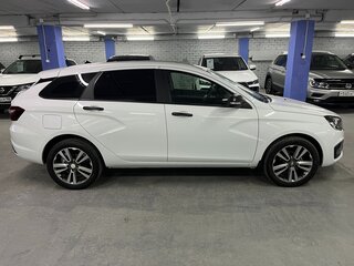 2024 Lada (ВАЗ) Vesta SW I Рестайлинг (NG), белый, 1299000 рублей, вид 4