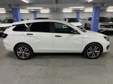 2024 Lada (ВАЗ) Vesta SW I Рестайлинг (NG), белый, 1299000 рублей, вид 4