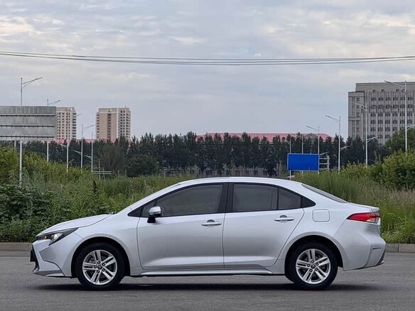 2023 Toyota Corolla XII (E210) Рестайлинг, серый, 1250000 рублей - вид 3