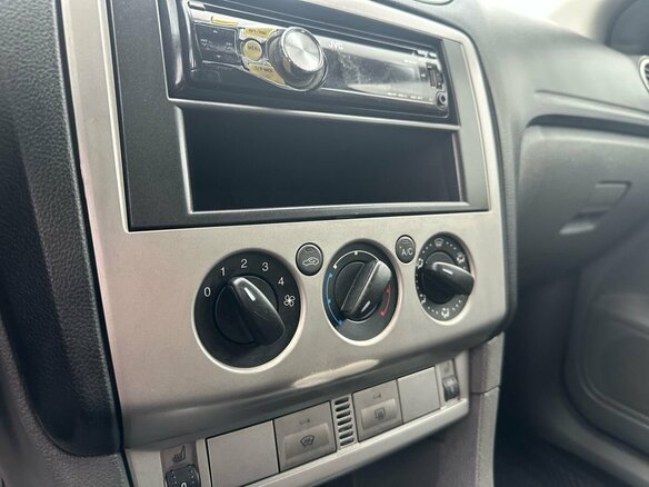 2009 Ford Focus II Рестайлинг, чёрный, 459000 рублей - вид 15