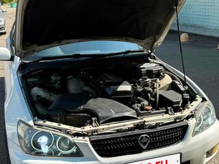 2004 Toyota Altezza, белый, 750000 рублей, вид 2