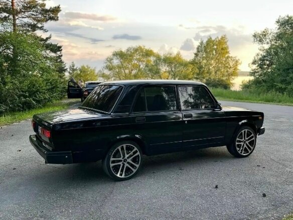 2011 Lada (ВАЗ) 2107, чёрный - вид 3