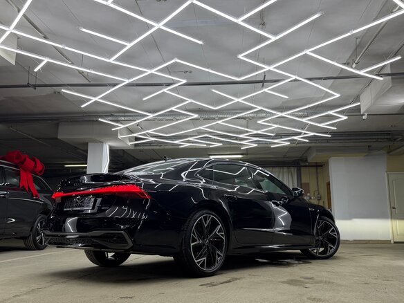 2026 Audi A7 L 45 TFSI II (4K), чёрный, 6300000 рублей - вид 3